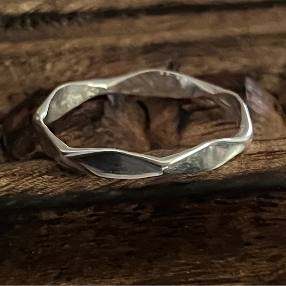 925 Silver Wavy Ring Taxco Handmade dainty stackable - Picture 7 of 10
